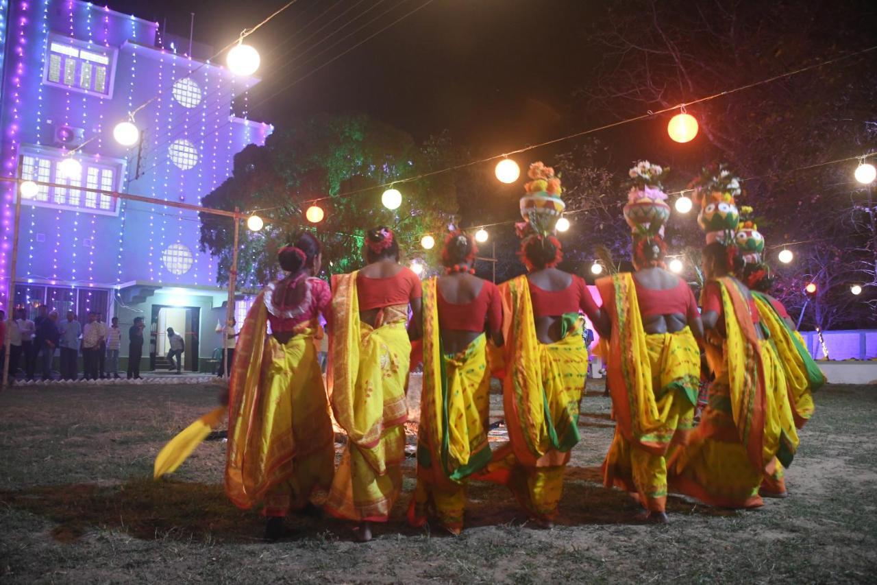 Jhargram Eshani Hotels And Guest House Exteriér fotografie