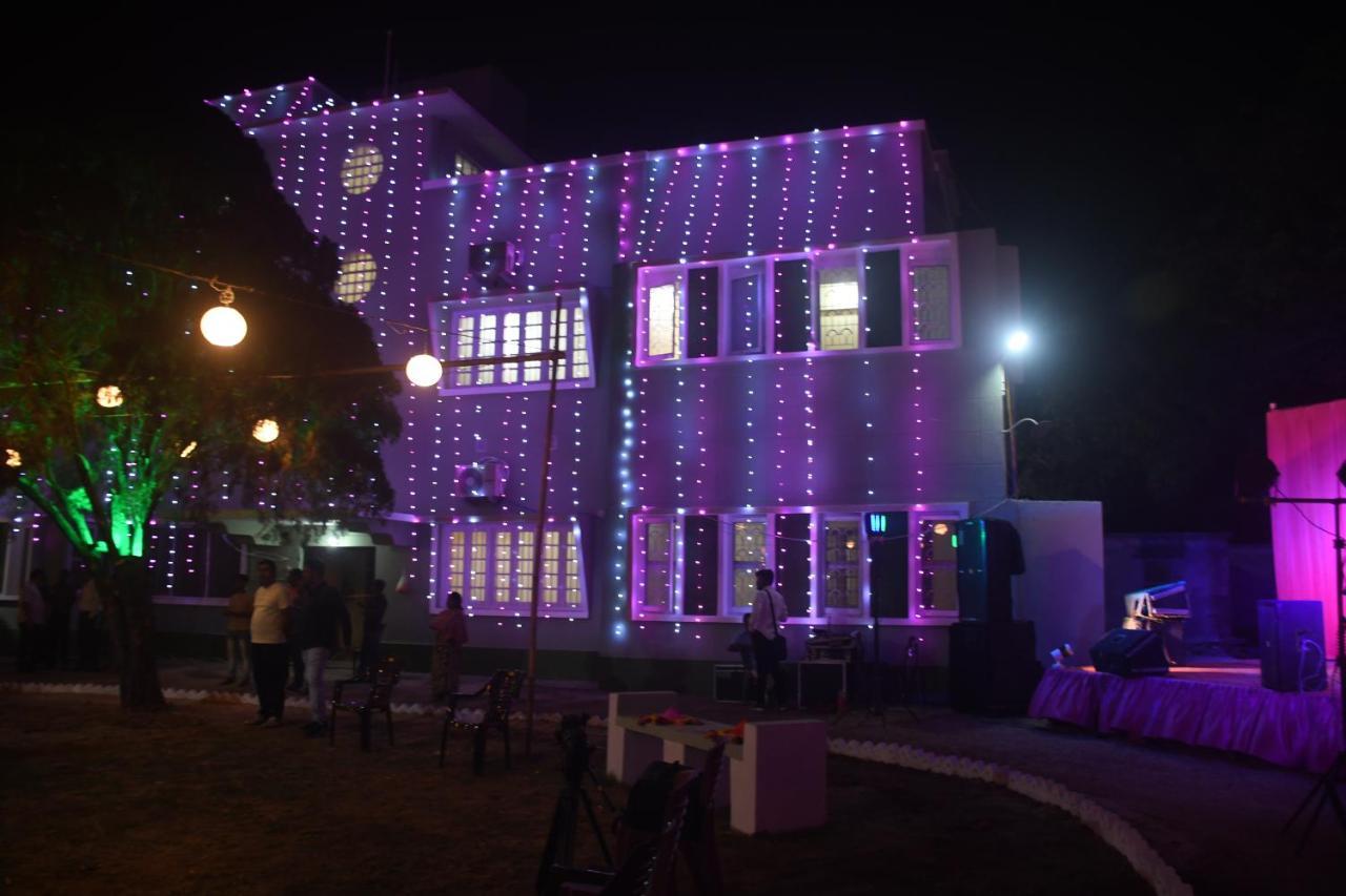 Jhargram Eshani Hotels And Guest House Exteriér fotografie